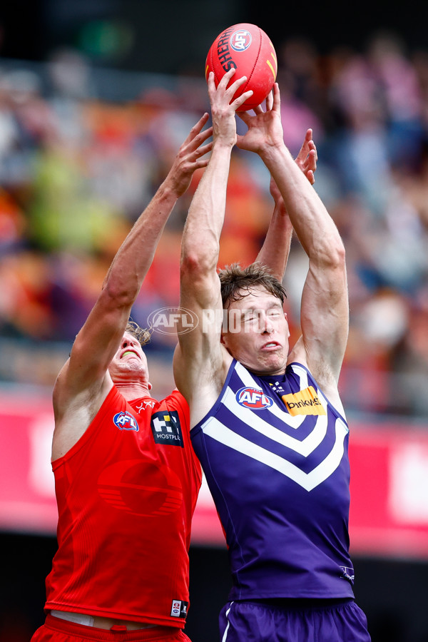 AFL 2025 Round 12 - Gold Coast v Fremantle - A-59751377
