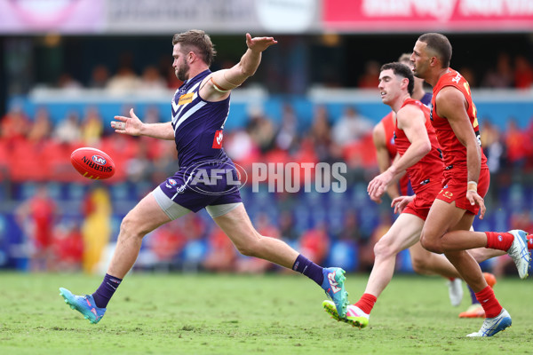 AFL 2025 Round 12 - Gold Coast v Fremantle - A-59753335