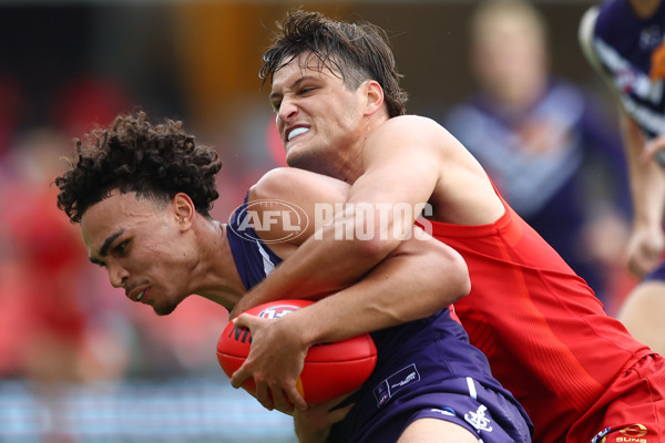 AFL 2025 Round 12 - Gold Coast v Fremantle - A-59753343