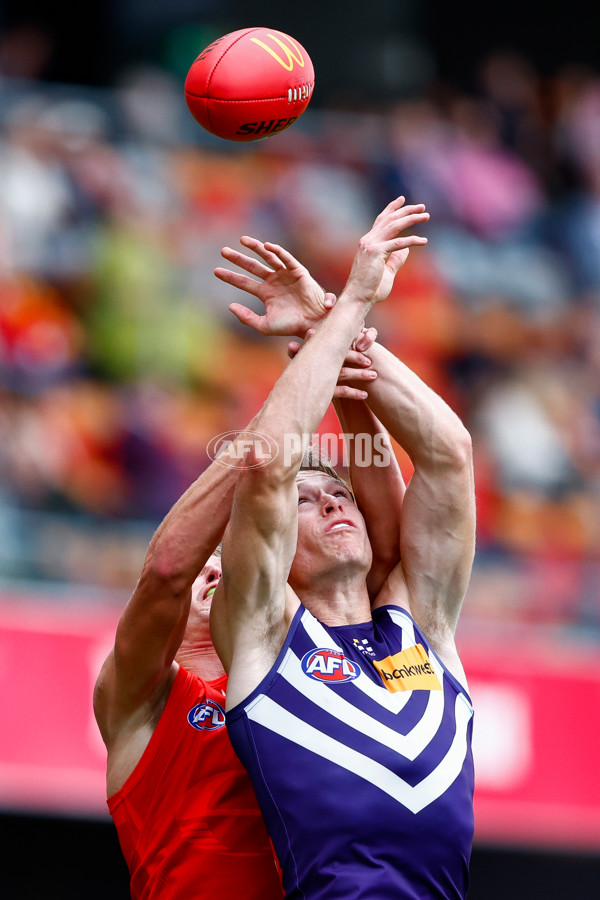 AFL 2025 Round 12 - Gold Coast v Fremantle - A-59753347