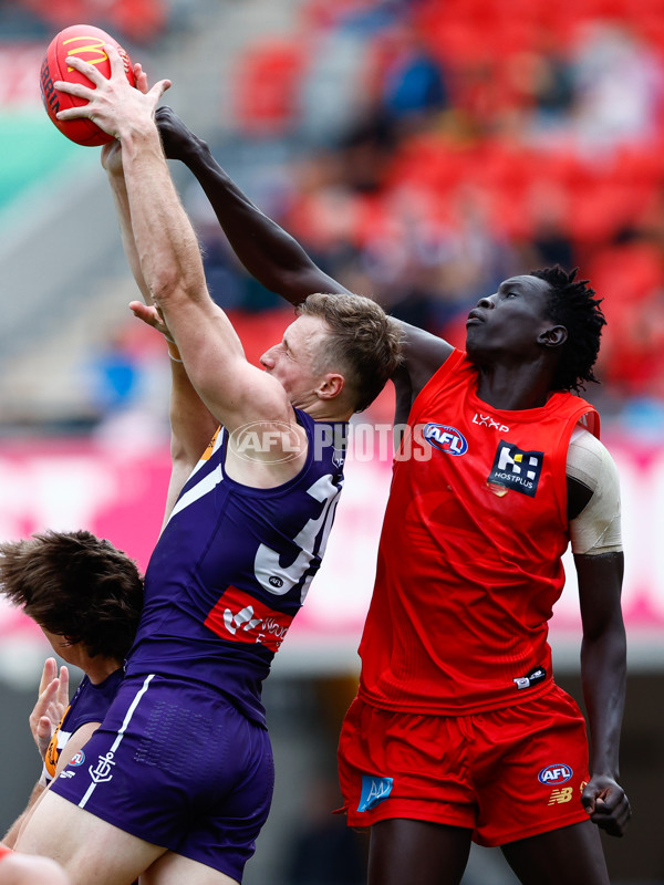 AFL 2025 Round 12 - Gold Coast v Fremantle - A-59753352