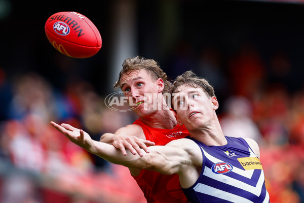 AFL 2025 Round 12 - Gold Coast v Fremantle - A-59753356