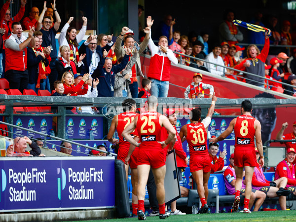 AFL 2025 Round 12 - Gold Coast v Fremantle - A-59753417