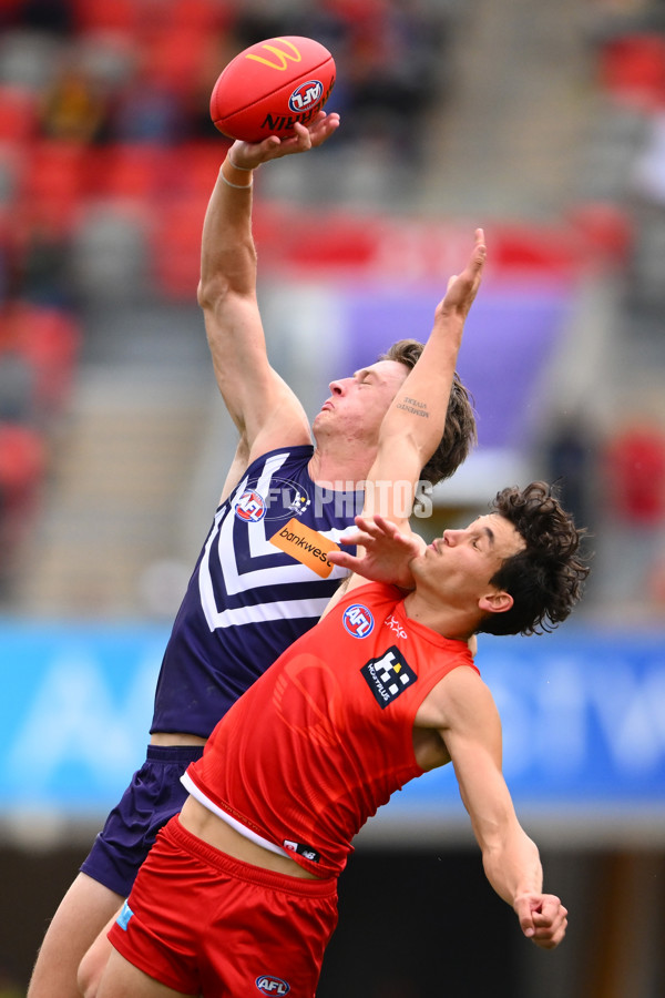 AFL 2025 Round 12 - Gold Coast v Fremantle - A-59754886