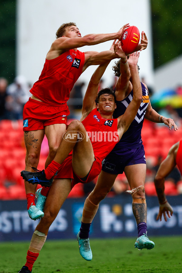AFL 2025 Round 12 - Gold Coast v Fremantle - A-59754892