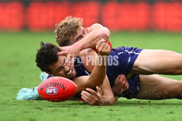 AFL 2025 Round 12 - Gold Coast v Fremantle - A-59754905