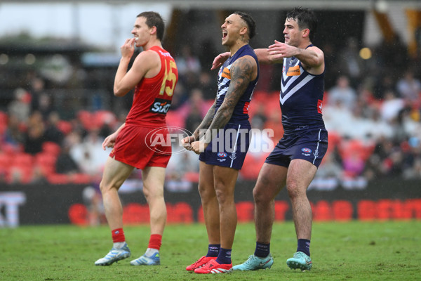 AFL 2025 Round 12 - Gold Coast v Fremantle - A-59756038