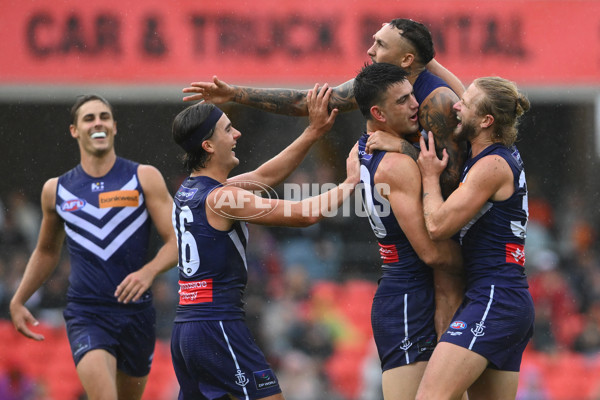 AFL 2025 Round 12 - Gold Coast v Fremantle - A-59757469