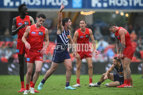 AFL 2025 Round 12 - Gold Coast v Fremantle - A-59757497