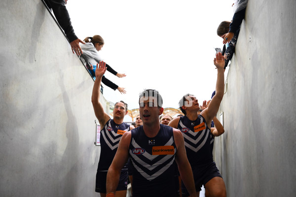 AFL 2025 Round 12 - Gold Coast v Fremantle - A-59757514