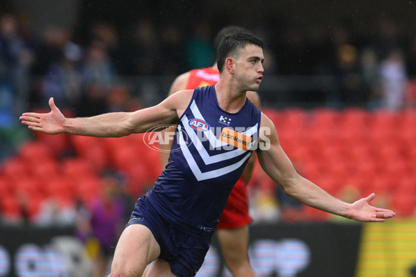 AFL 2025 Round 12 - Gold Coast v Fremantle - A-59757518