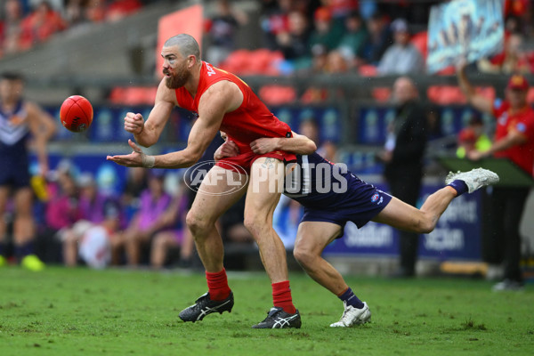AFL 2025 Round 12 - Gold Coast v Fremantle - A-59758110
