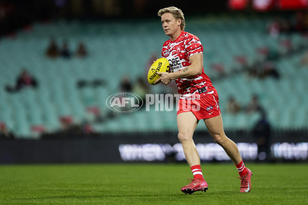 AFL 2025 Round 12 - Sydney v Adelaide - A-59766167