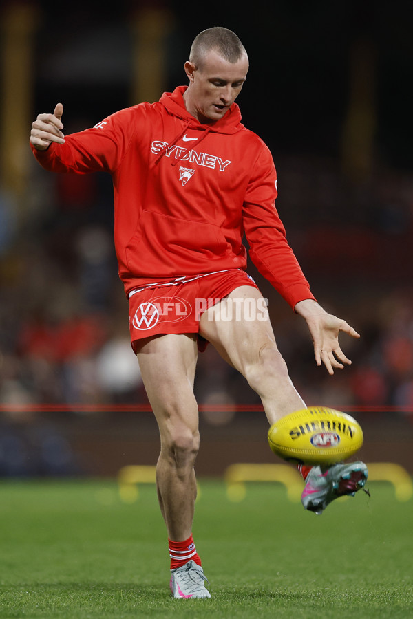 AFL 2025 Round 12 - Sydney v Adelaide - A-59766205