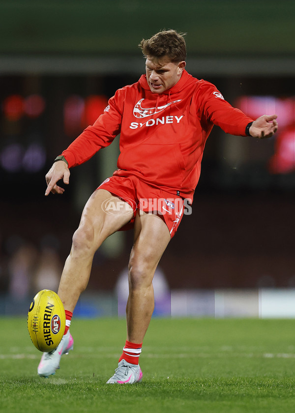 AFL 2025 Round 12 - Sydney v Adelaide - A-59766206