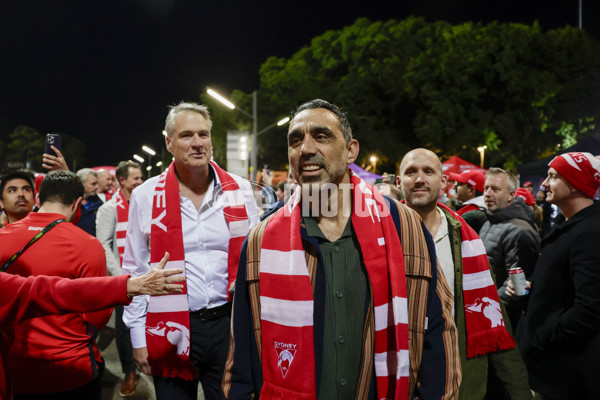 AFL 2025 Round 12 - Sydney v Adelaide - A-59766218