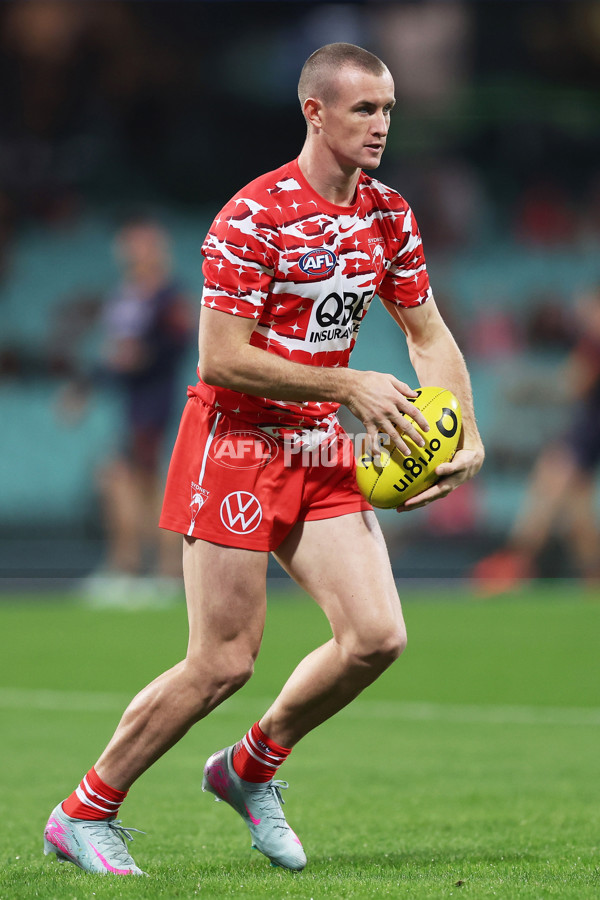 AFL 2025 Round 12 - Sydney v Adelaide - A-59766221