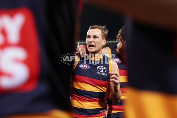 AFL 2025 Round 12 - Sydney v Adelaide - A-59768970