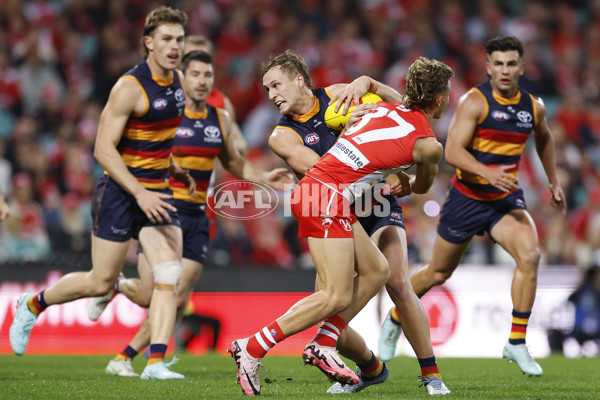 AFL 2025 Round 12 - Sydney v Adelaide - A-59771183