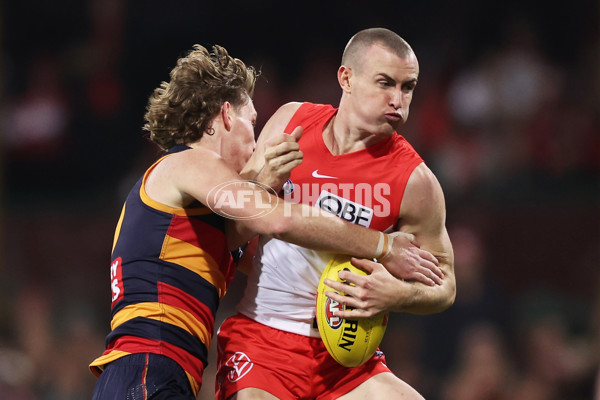 AFL 2025 Round 12 - Sydney v Adelaide - A-59771629