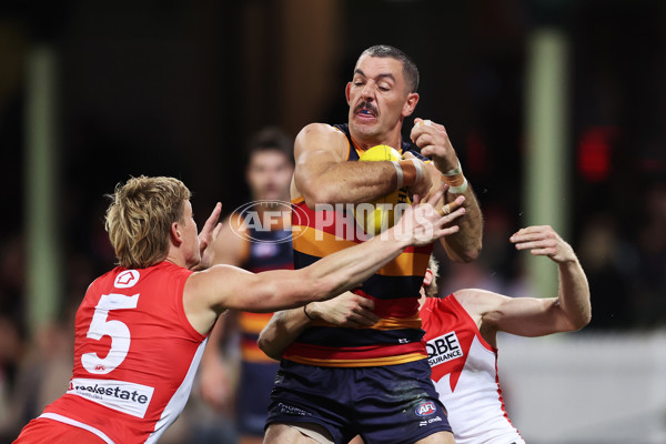 AFL 2025 Round 12 - Sydney v Adelaide - A-59773822