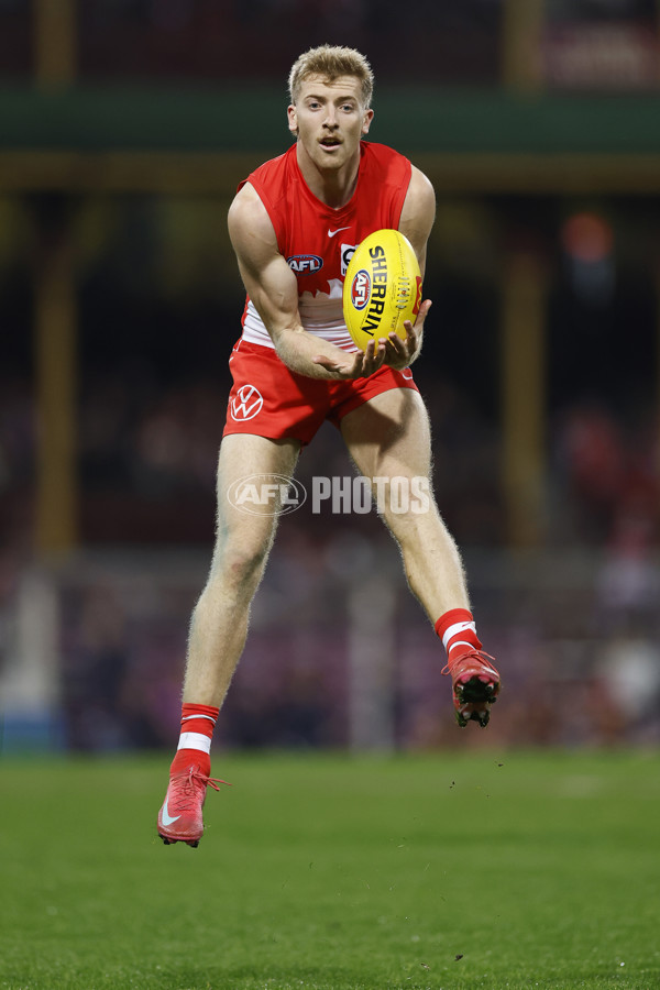 AFL 2025 Round 12 - Sydney v Adelaide - A-59773920