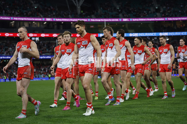 AFL 2025 Round 12 - Sydney v Adelaide - A-59774590