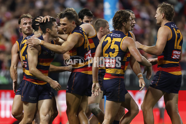 AFL 2025 Round 12 - Sydney v Adelaide - A-59774602