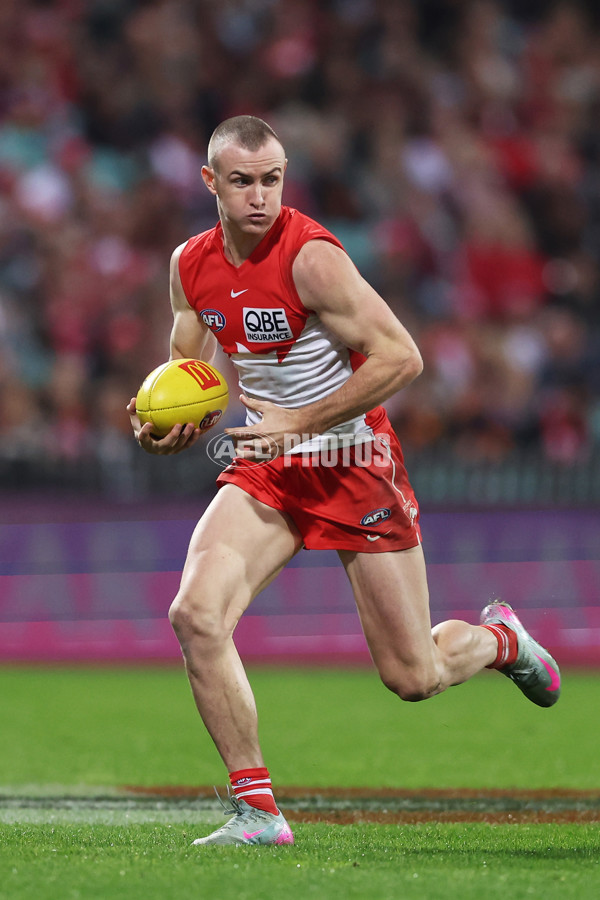 AFL 2025 Round 12 - Sydney v Adelaide - A-59776367