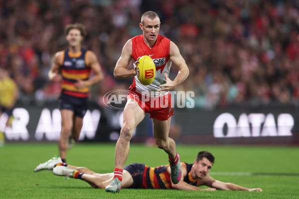 AFL 2025 Round 12 - Sydney v Adelaide - A-59776372