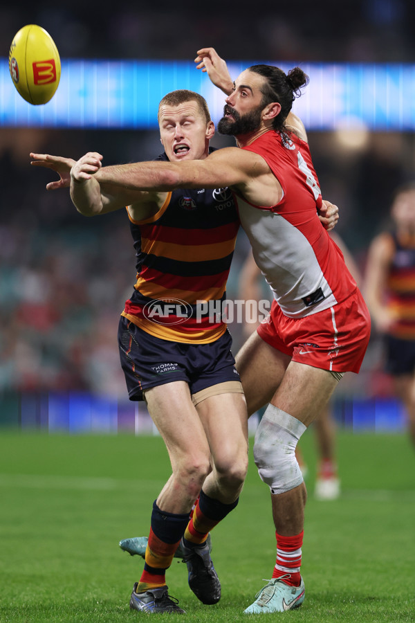 AFL 2025 Round 12 - Sydney v Adelaide - A-59776409
