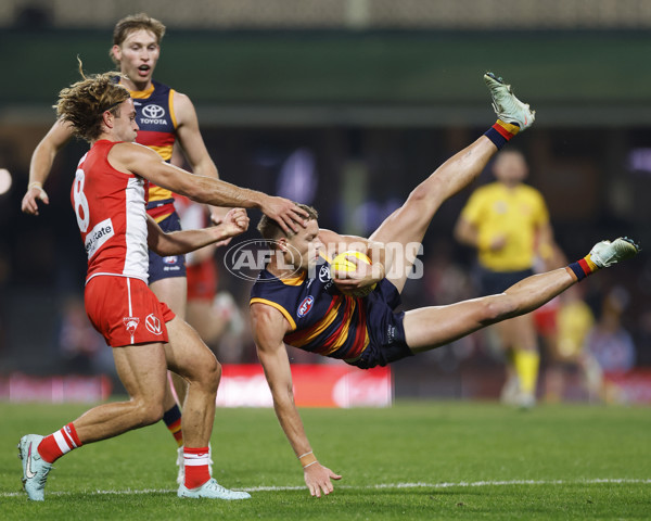 AFL 2025 Round 12 - Sydney v Adelaide - A-59776411