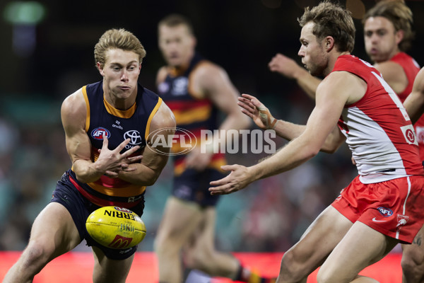 AFL 2025 Round 12 - Sydney v Adelaide - A-59776415