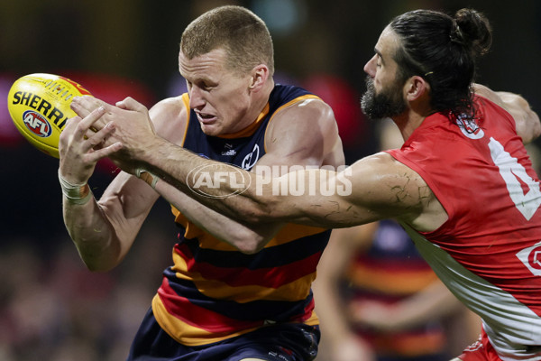 AFL 2025 Round 12 - Sydney v Adelaide - A-59777583