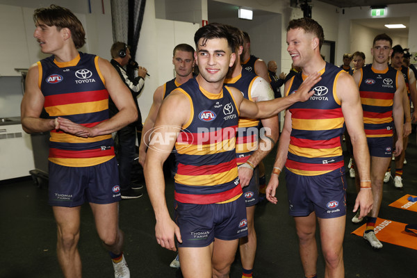 AFL 2025 Round 12 - Sydney v Adelaide - A-59777642