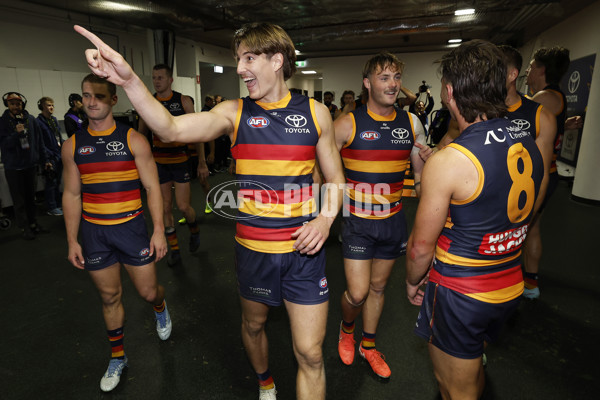 AFL 2025 Round 12 - Sydney v Adelaide - A-59779488