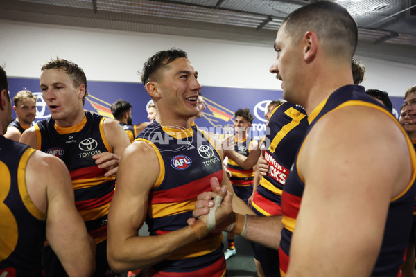 AFL 2025 Round 12 - Sydney v Adelaide - A-59779490