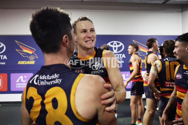 AFL 2025 Round 12 - Sydney v Adelaide - A-59779492