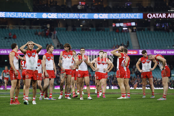 AFL 2025 Round 12 - Sydney v Adelaide - A-59779501