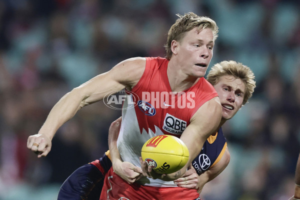 AFL 2025 Round 12 - Sydney v Adelaide - A-59779532