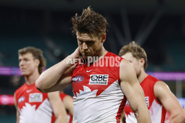 AFL 2025 Round 12 - Sydney v Adelaide - A-59780292
