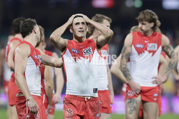 AFL 2025 Round 12 - Sydney v Adelaide - A-59782326