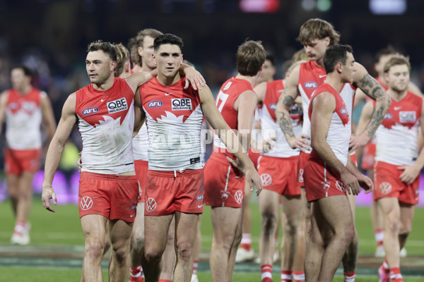 AFL 2025 Round 12 - Sydney v Adelaide - A-59783019