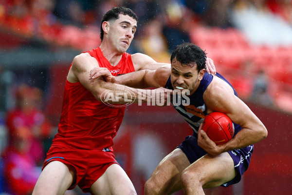 AFL 2025 Round 12 - Gold Coast v Fremantle - A-59783021