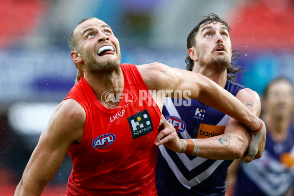 AFL 2025 Round 12 - Gold Coast v Fremantle - A-59783093