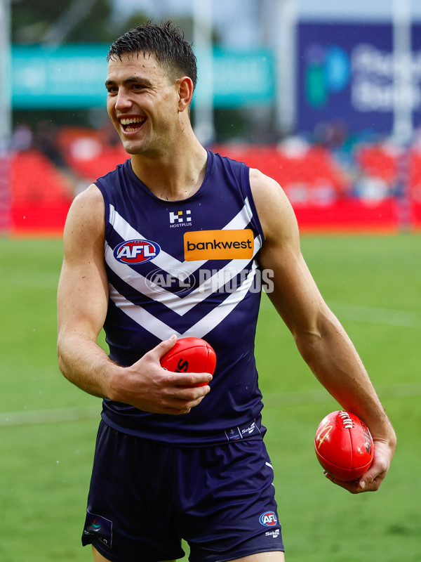 AFL 2025 Round 12 - Gold Coast v Fremantle - A-59783100