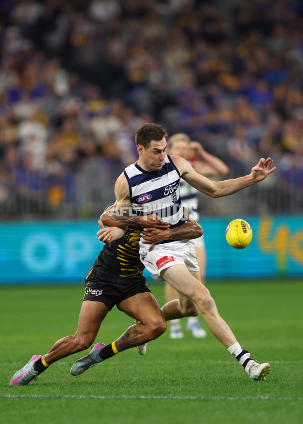 AFL 2025 Round 12 - West Coast v Geelong - A-59798014