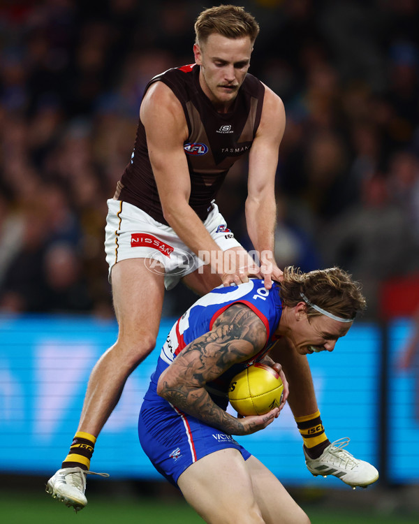 AFL 2025 Round 13 - Western Bulldogs v Hawthorn - A-59837120
