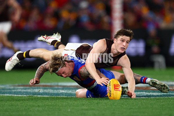 AFL 2025 Round 13 - Western Bulldogs v Hawthorn - A-59839414