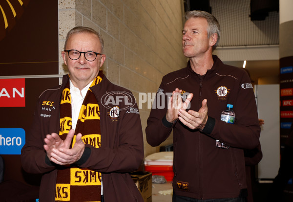 AFL 2025 Round 13 - Western Bulldogs v Hawthorn - A-59839462